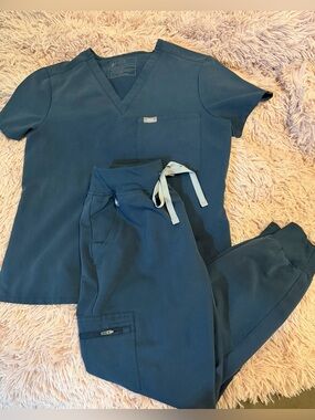 Figs Dark Harbor Scrub Set